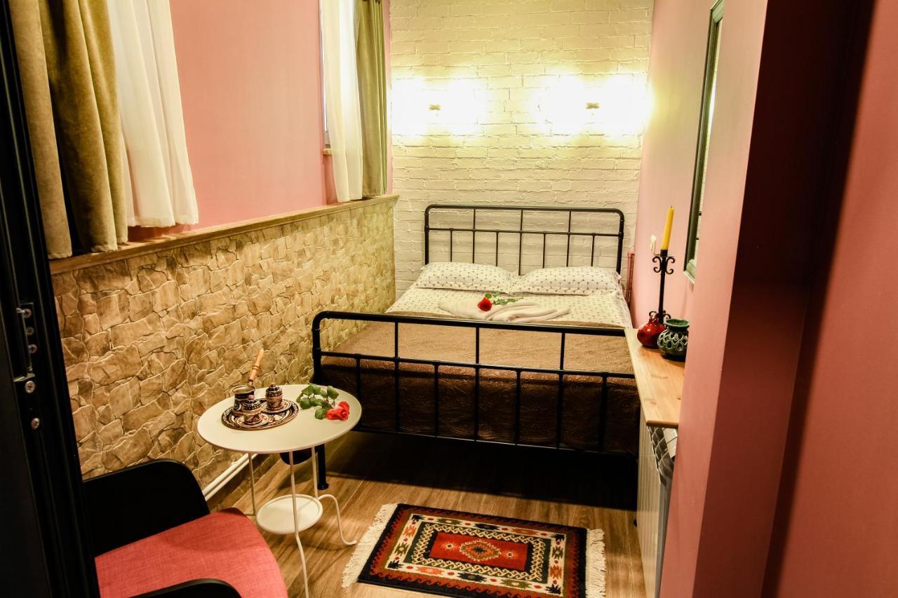 Retro Hostel & Tours Yerevan Exterior photo
