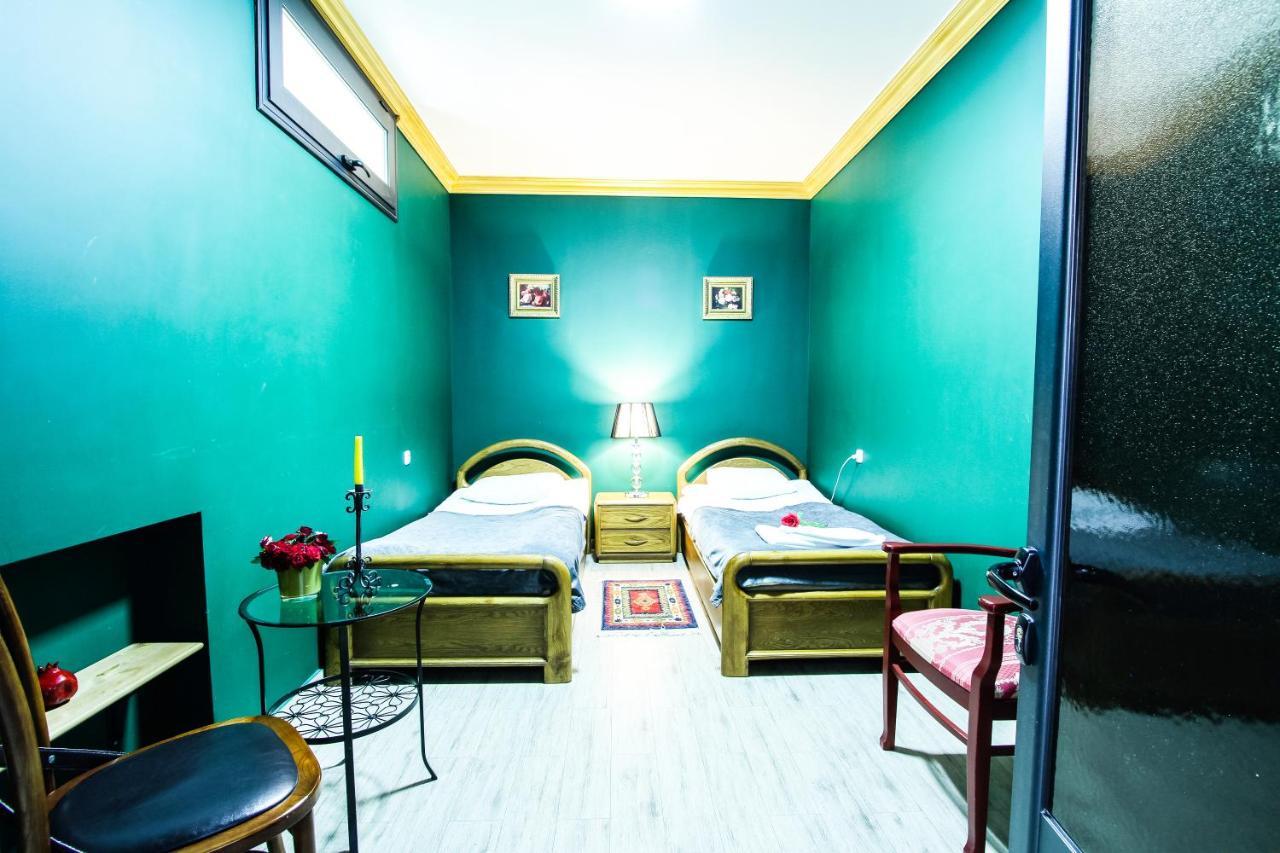 Retro Hostel & Tours Yerevan Exterior photo