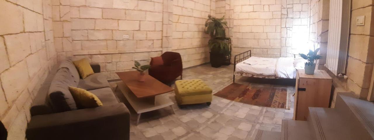 Retro Hostel & Tours Yerevan Exterior photo