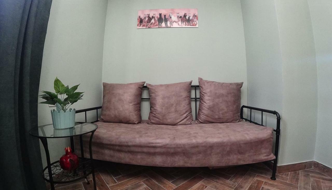 Retro Hostel & Tours Yerevan Exterior photo
