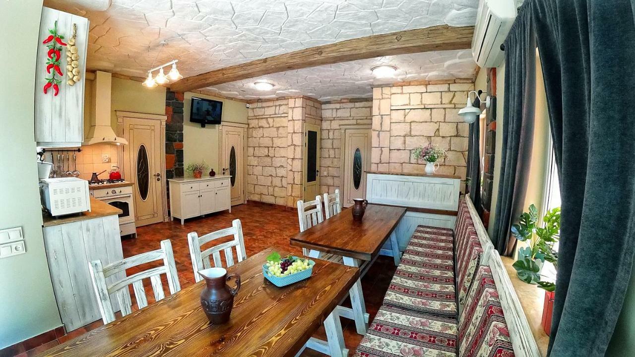 Retro Hostel & Tours Yerevan Exterior photo